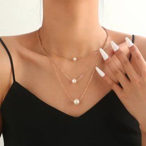 Multi-Layered Pearl Collarbone Length Necklace